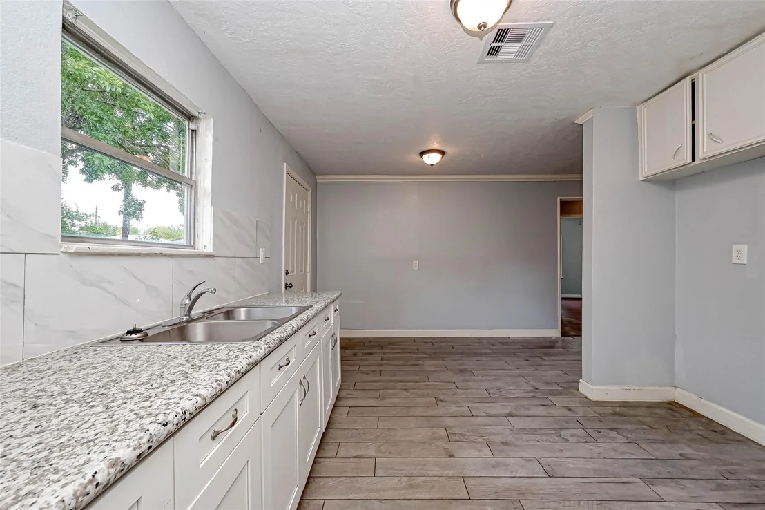 Photo of 5431 Willow Glen Drive