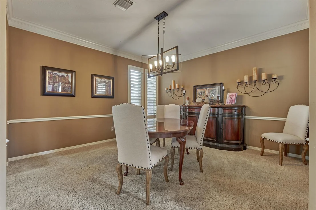 Photo of 111 S Castlegreen Circle