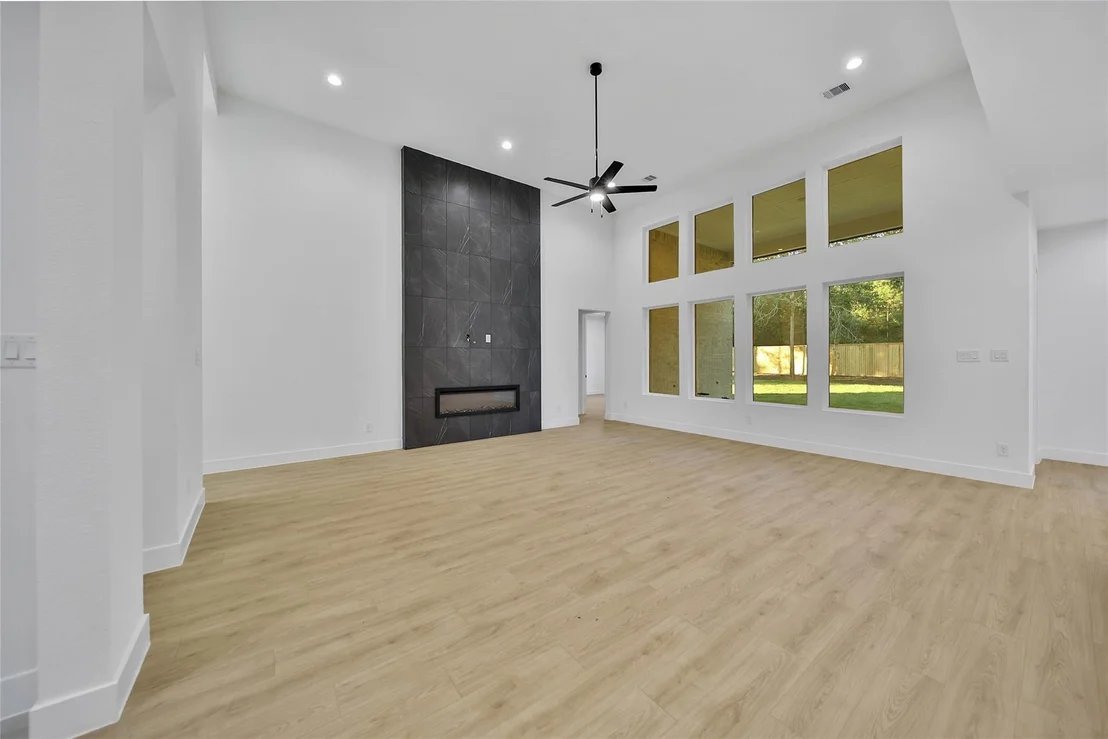 Photo of 352 Louvenia Court