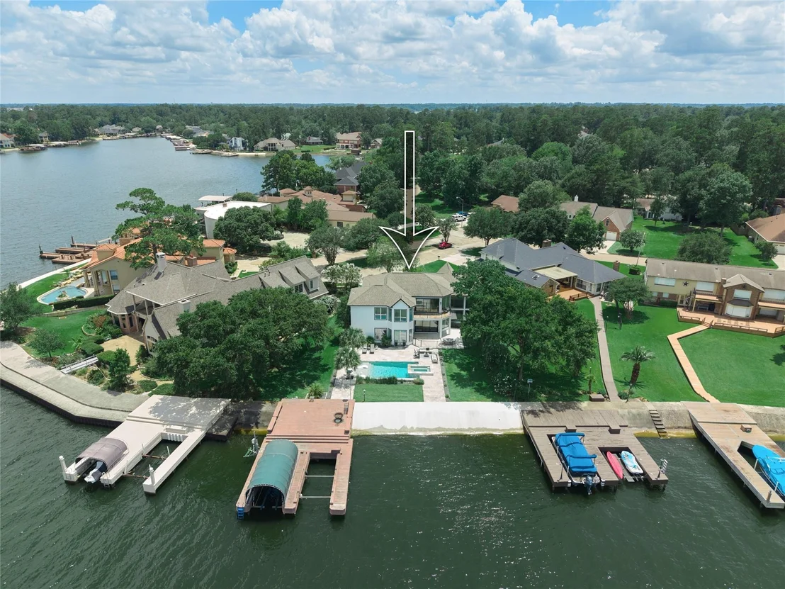 Photo of 11706 Edgewater Court