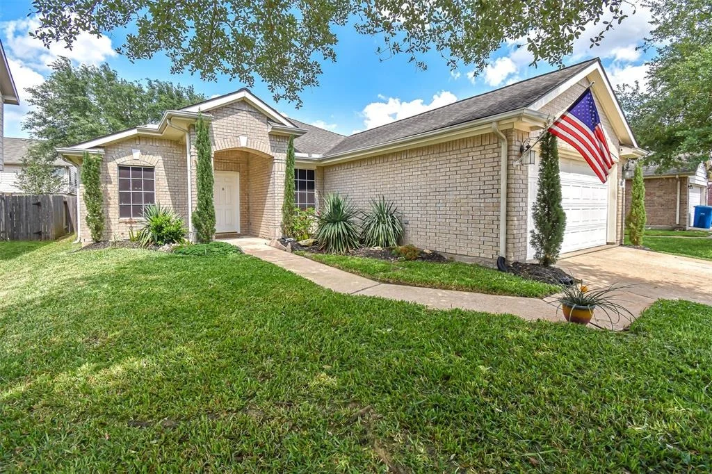 Photo of 21014 White Shore Lane