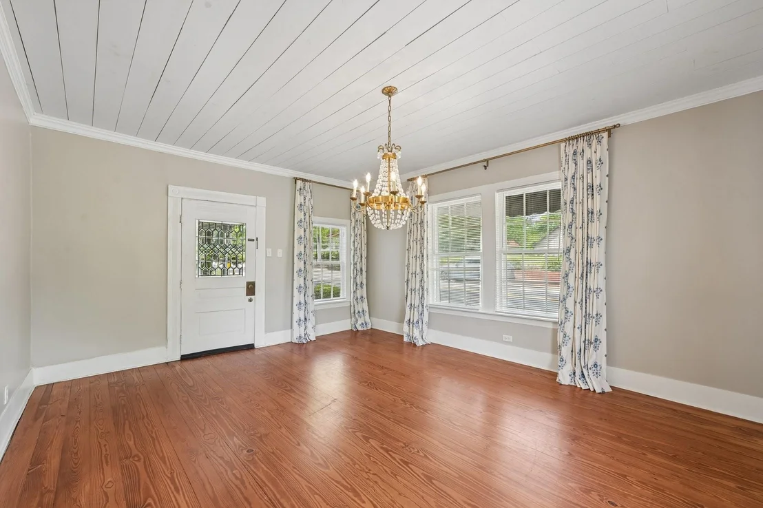 Photo of 4925 Main Street