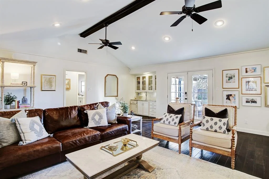 Photo of 1027 Chamboard Lane