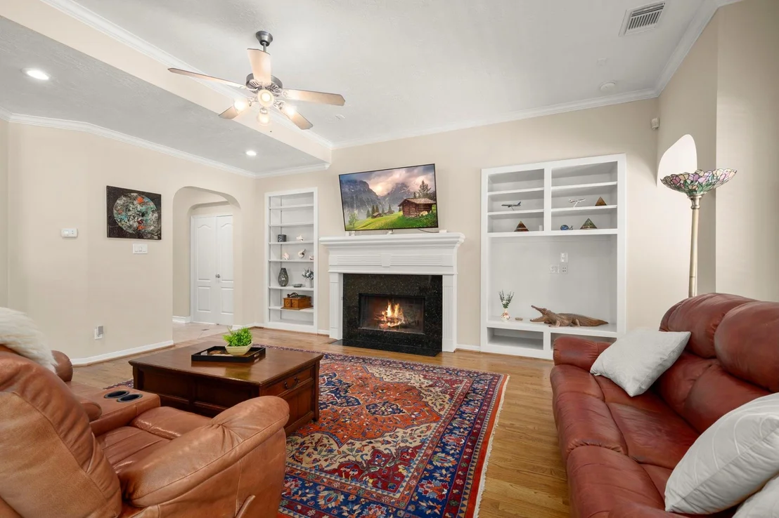 Photo of 8961 Fallsbrook Court