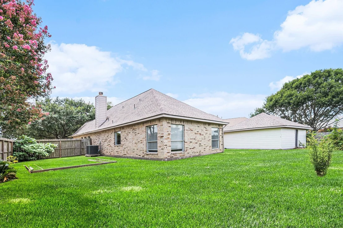 Photo of 7643 Rainbow Bend Drive