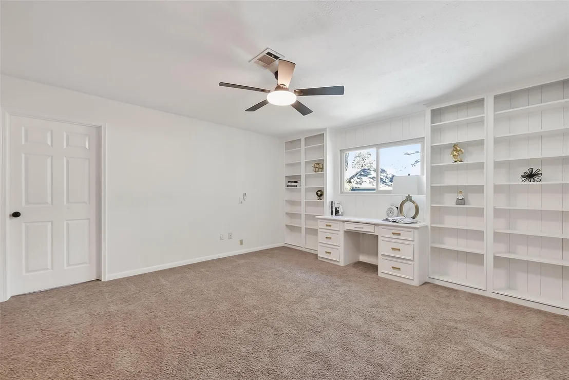 Photo of 13202 Lakecrest Drive