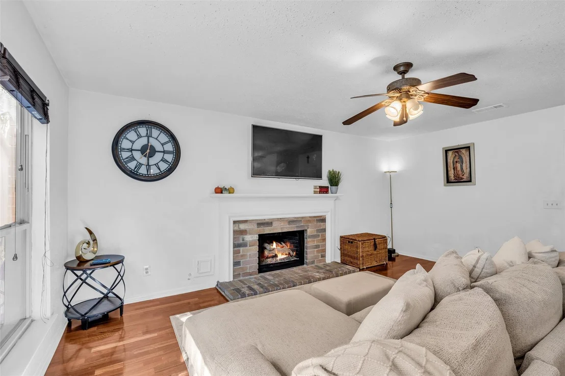 Photo of 15 E Stony Bridge Circle