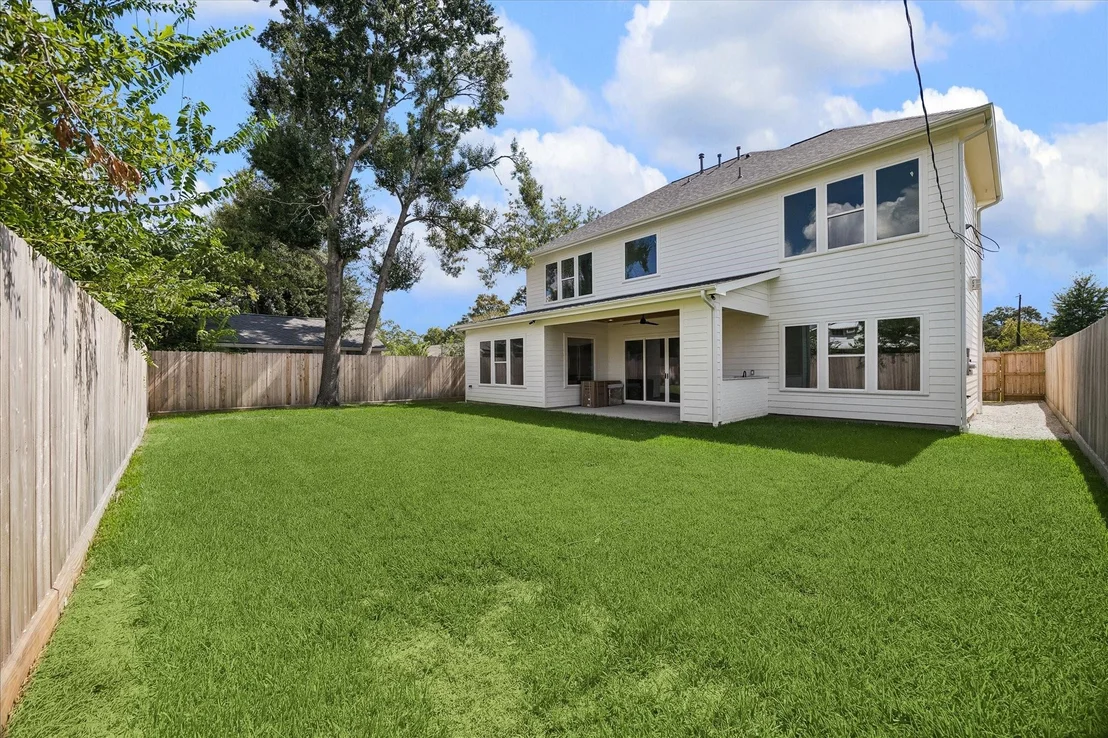Photo of 1726 Chantilly Lane