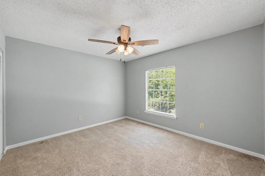 Photo of 80 Eagle Rock Circle