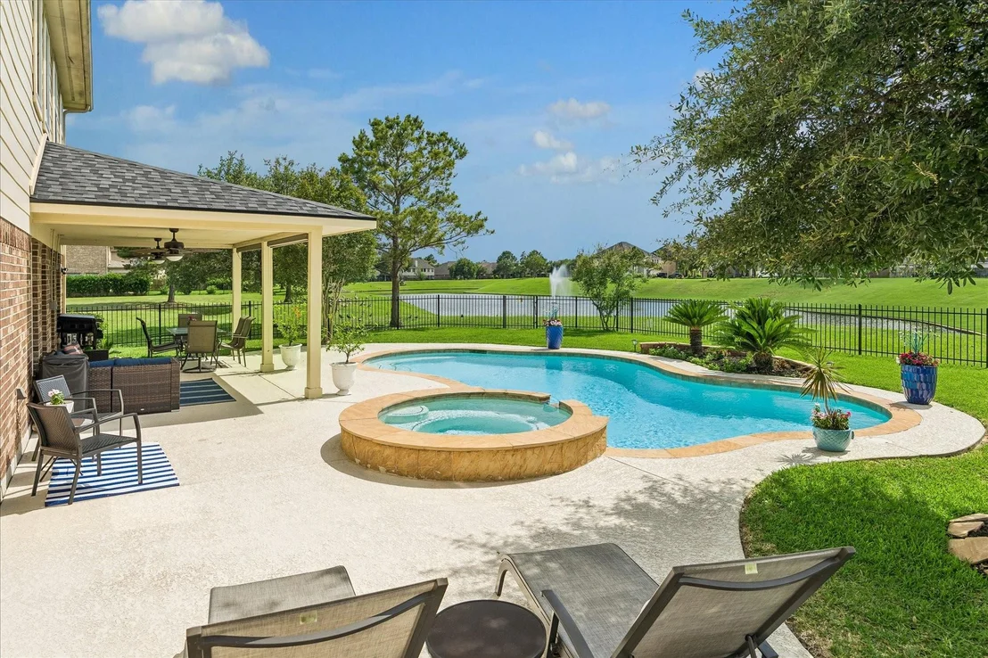 Photo of 14307 Lakepointe Bend Lane