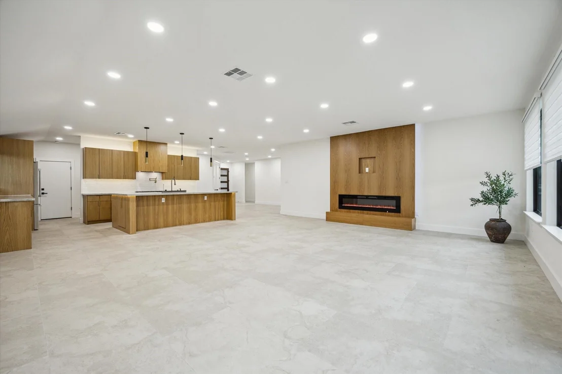 Photo of 1423 Mapleton Drive