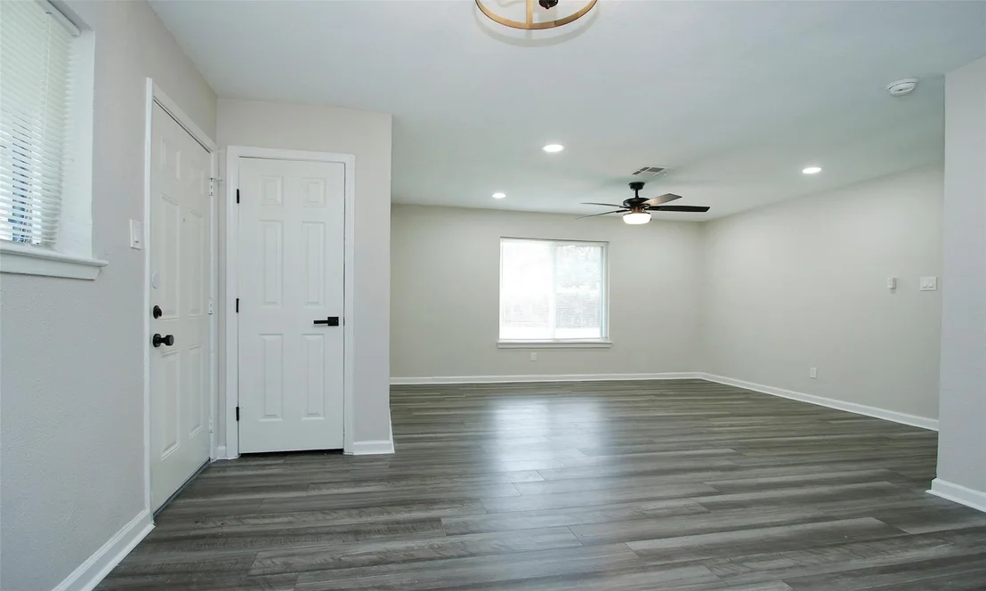 Photo of 11058 Vailview Drive