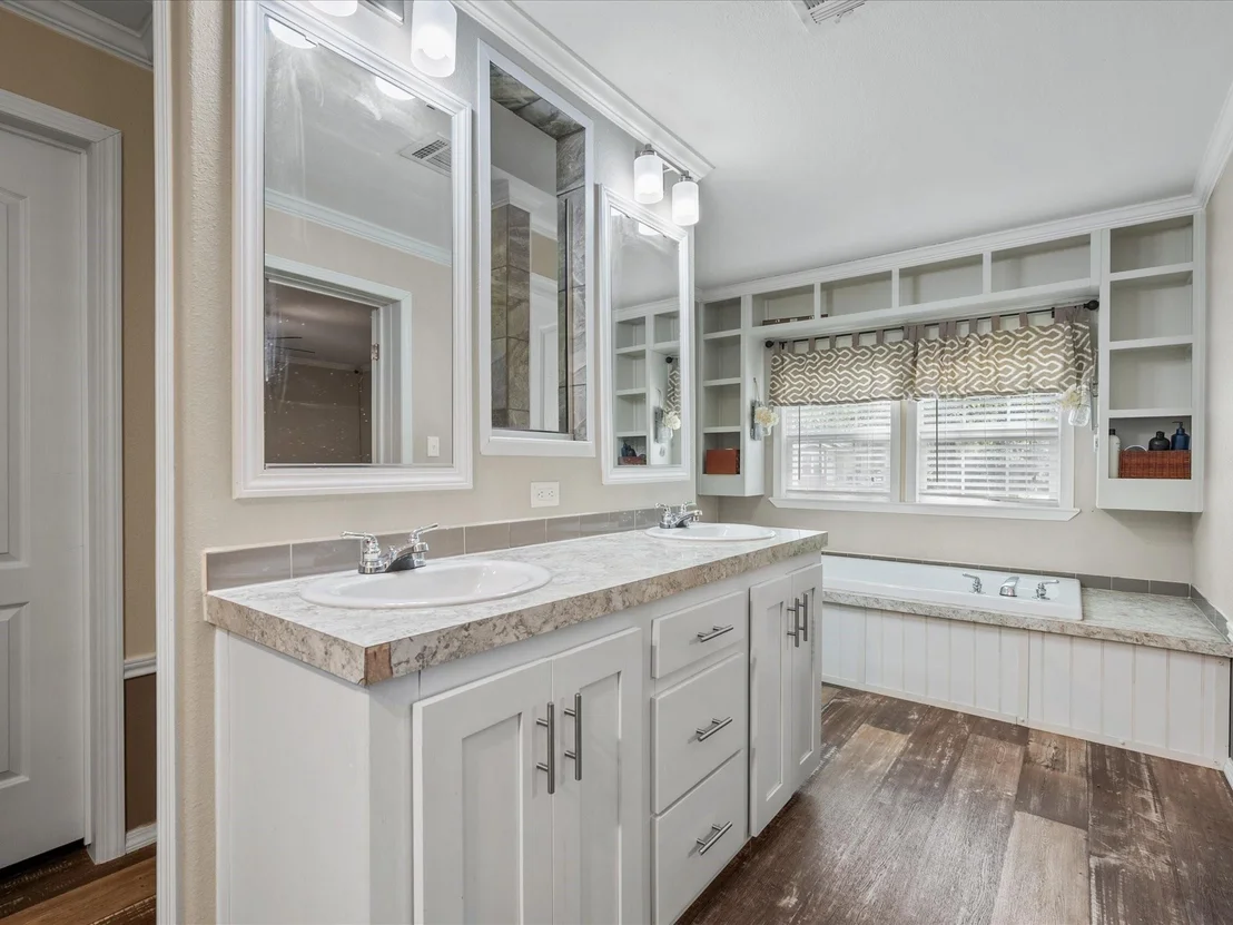 Photo of 11197 Artic Circle