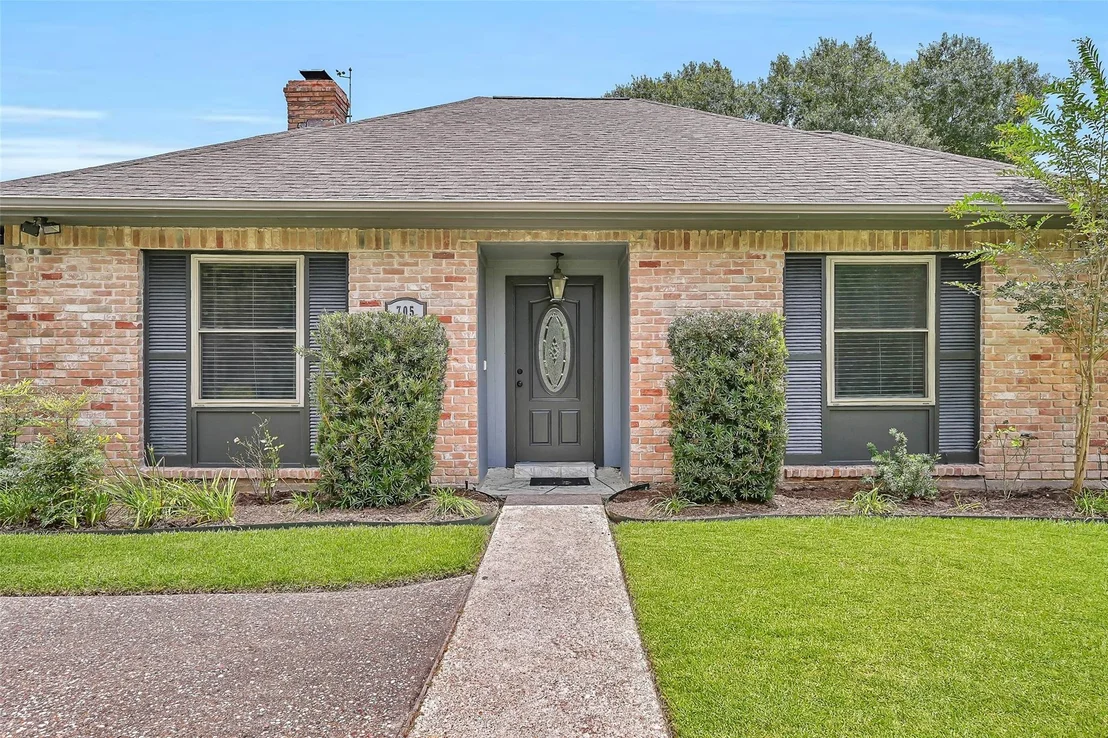 Photo of 705 Quaker Drive