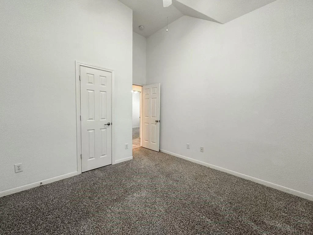 Photo of 73 E Montfair Boulevard