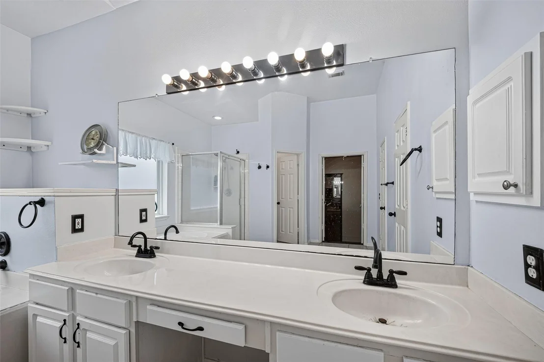 Photo of 7230 Oak Walk Drive