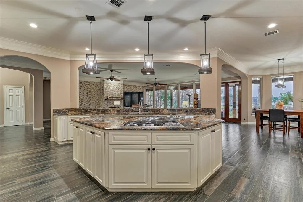 Photo of 1010 The Cliffs Boulevard