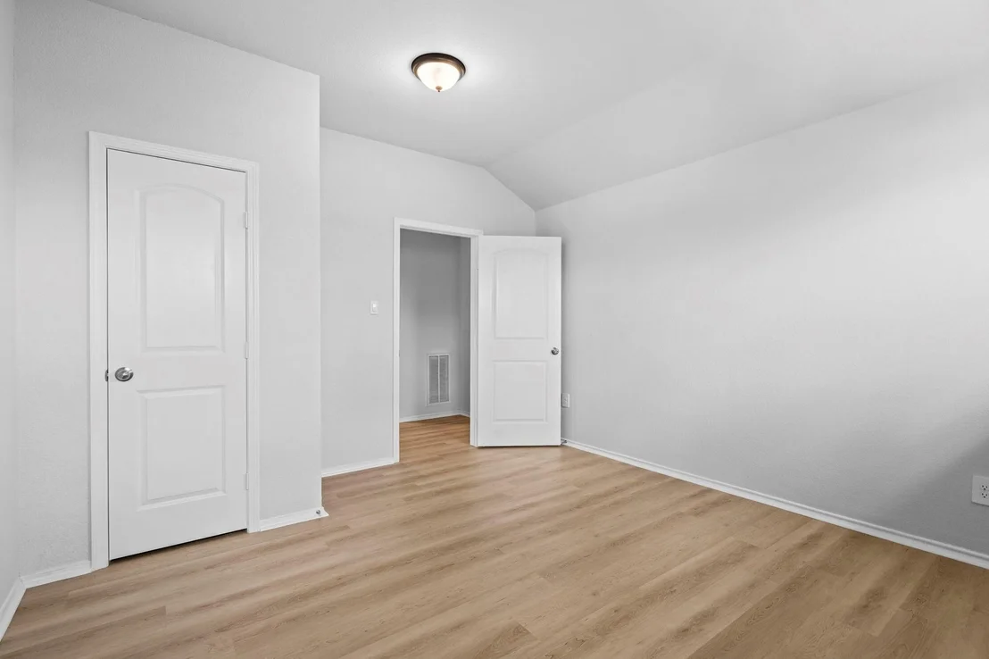 Photo of 5143 Hedgerose Lane