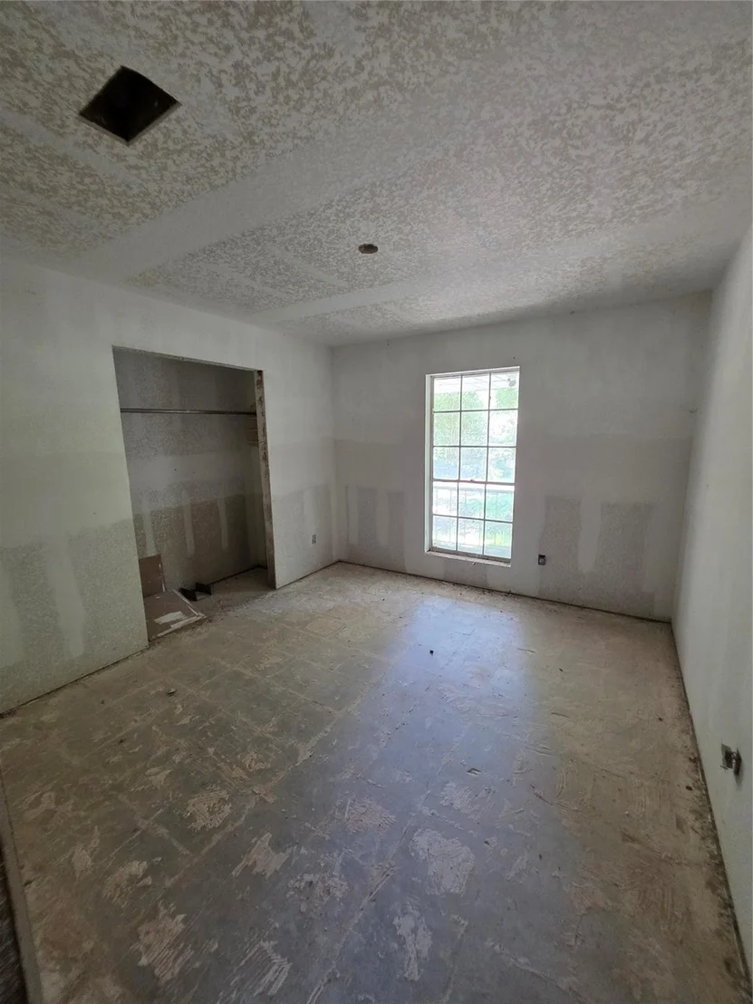 Photo of 9739 Lakeview Drive
