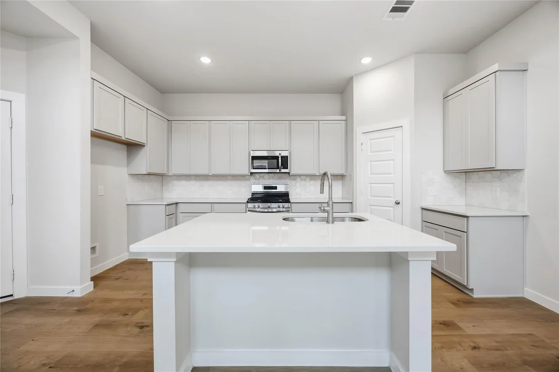 Photo of 1204 Lilly Lane
