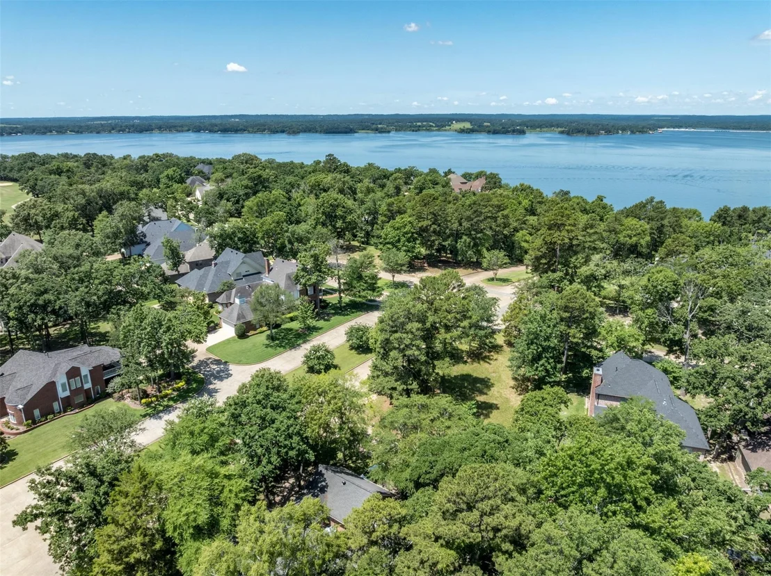 Photo of 137 Eagles Bluff Blvd S