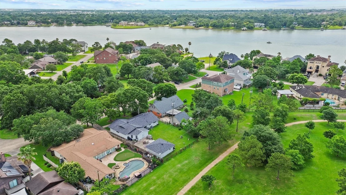 Photo of 715 Timber Cove Drive