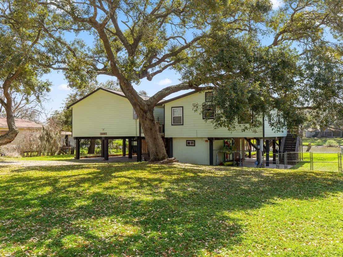 Photo of 1225 Private Road 652