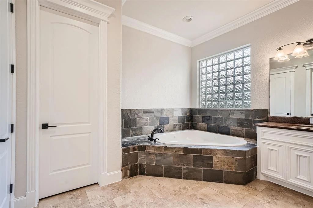 Photo of 6710 Brownbark