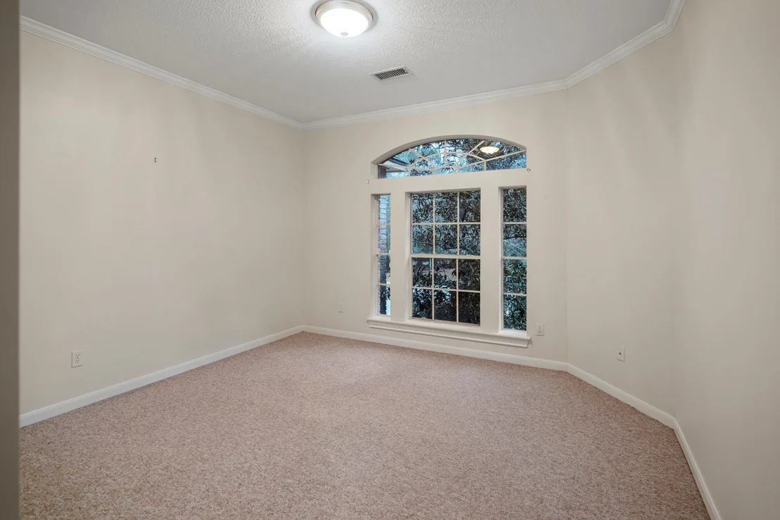 Photo of 46 Hillock Woods