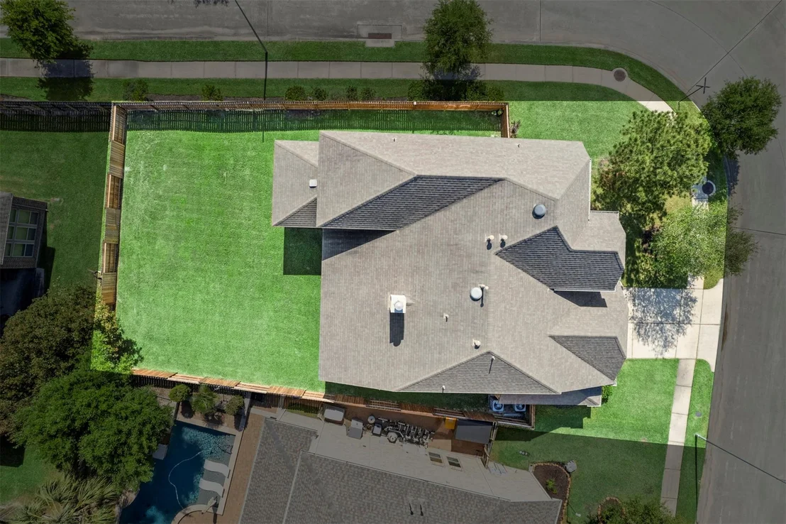 Photo of 1715 Laremont Bend Drive