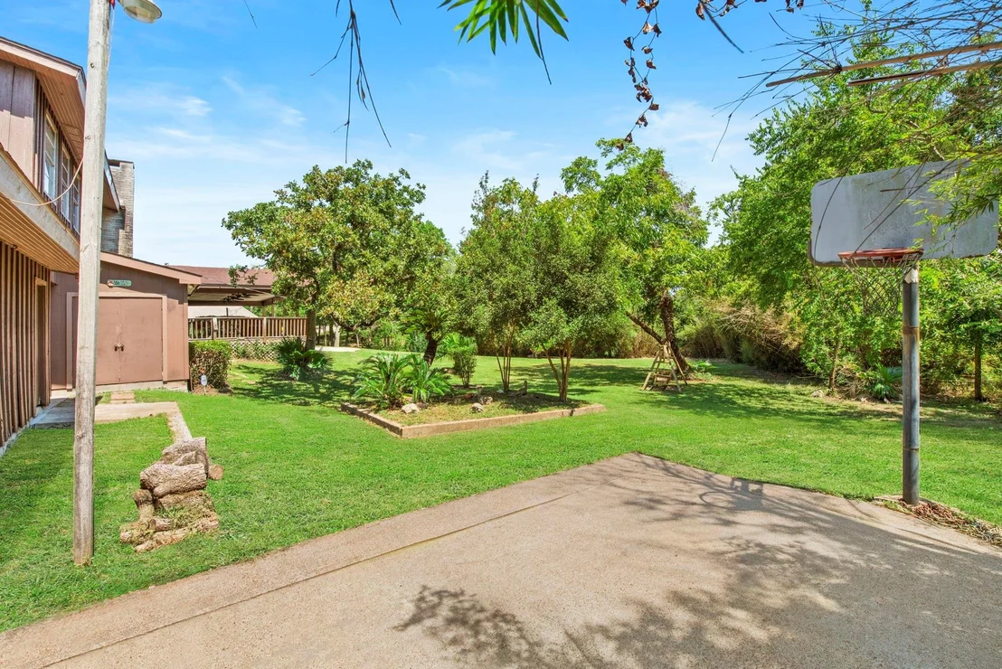 Photo of 707 Scenic Drive