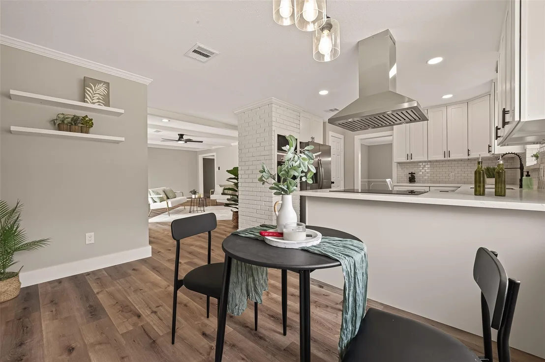 Photo of 3518 Shore Shadows Drive
