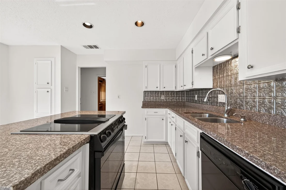 Photo of 3927 Heathersage Drive