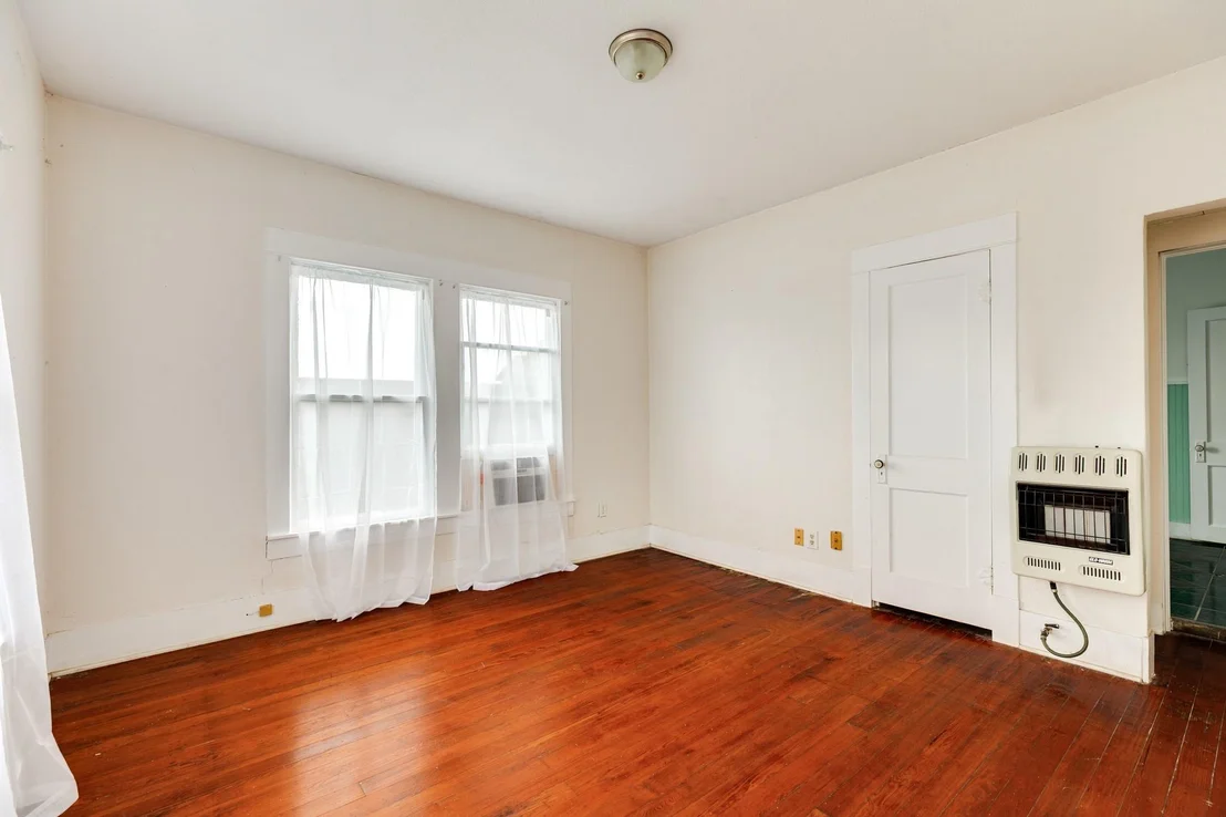 Photo of 331 W Broad Street