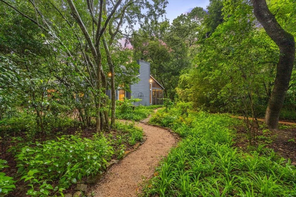 Photo of 11 Leaf Trace Court