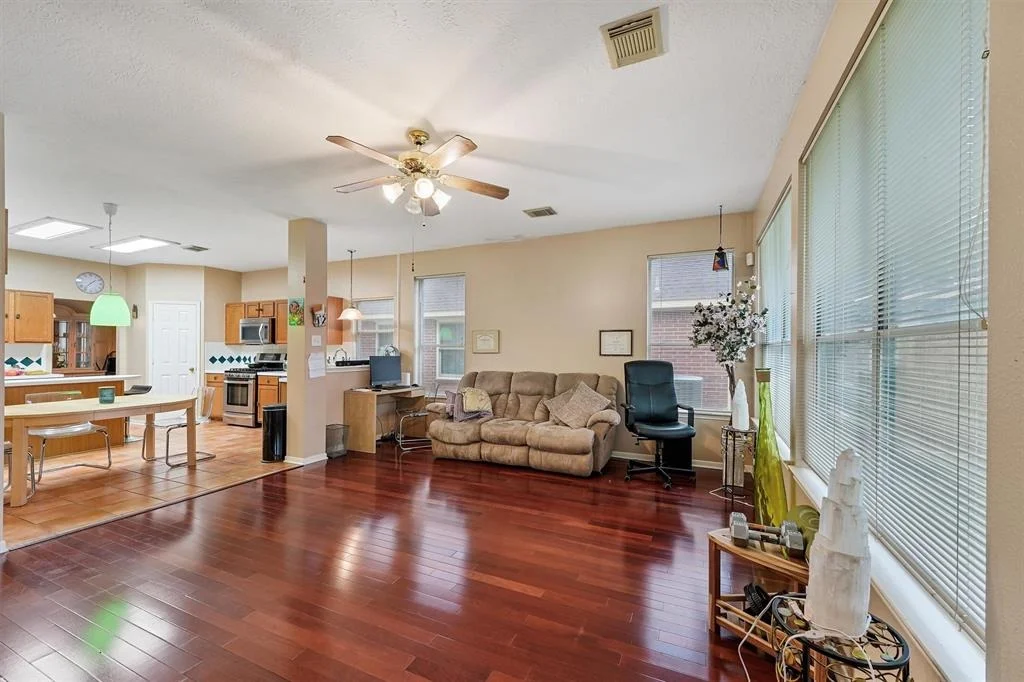 Photo of 9911 Goldenglade Drive