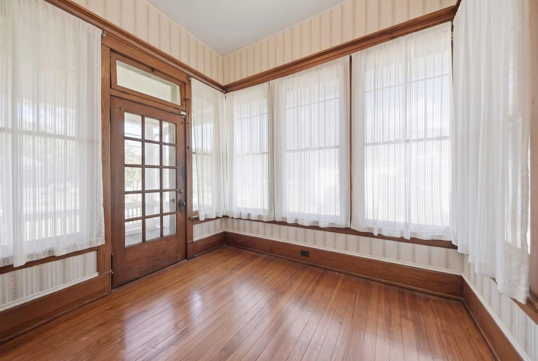 Photo of 405 College Avenue