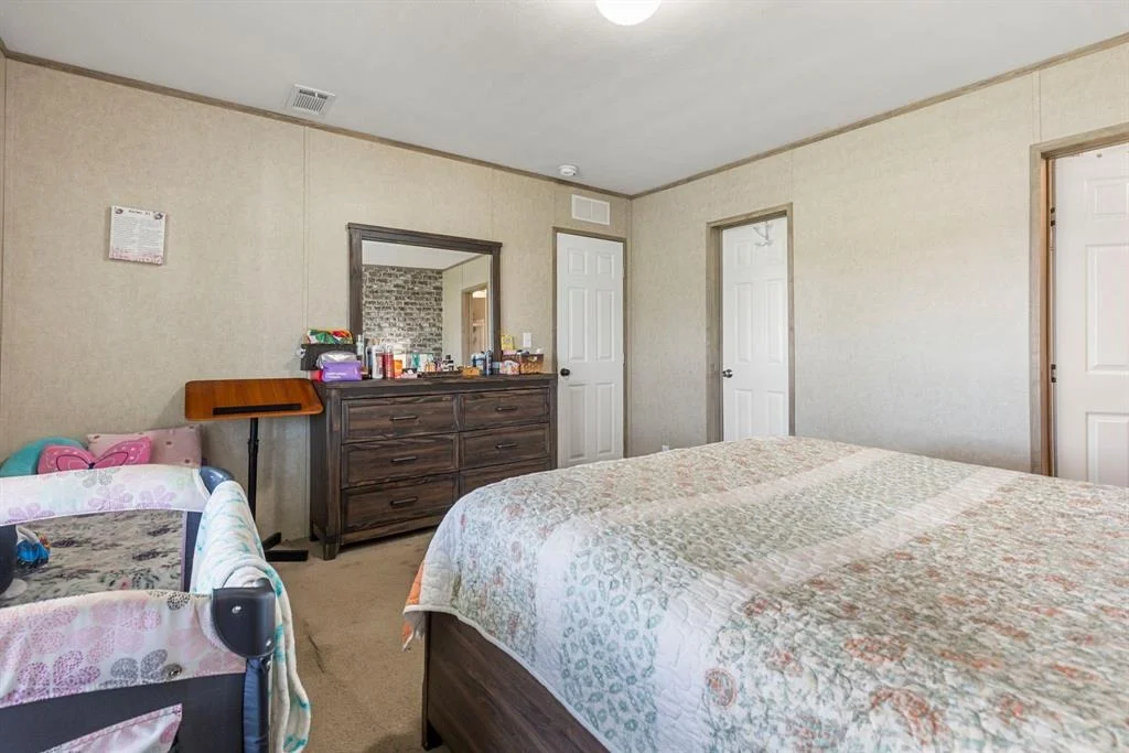 Photo of 17532 Old Highway 105 E