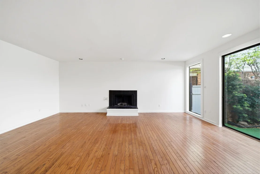 Photo of Unit A at 1107 Jackson Boulevard