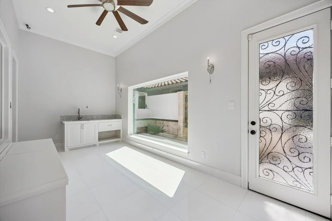 Photo of 9761 Westview Drive