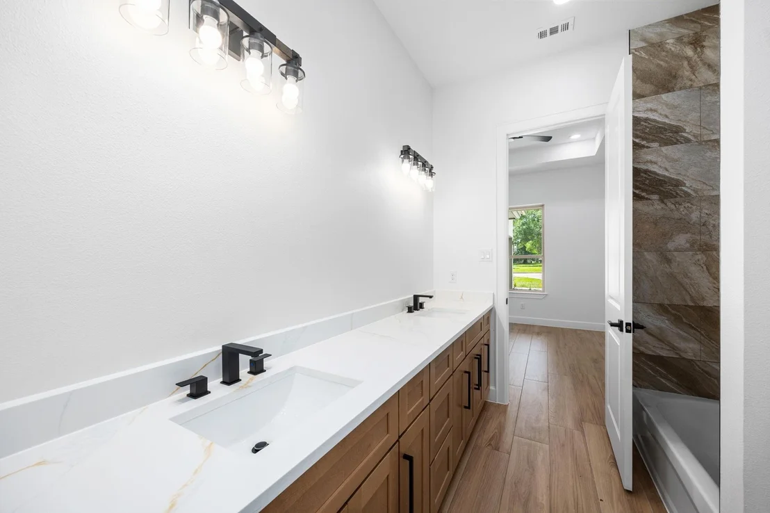 Photo of 220 Birdie Dr