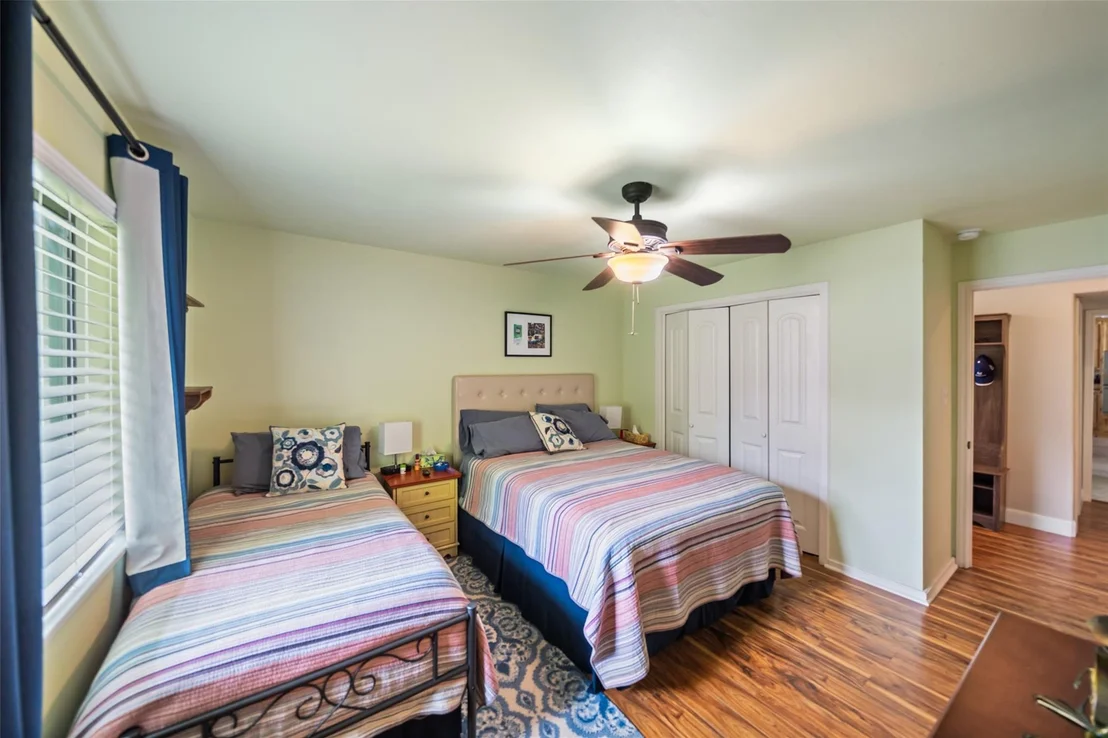 Photo of 121 Holiday Lane