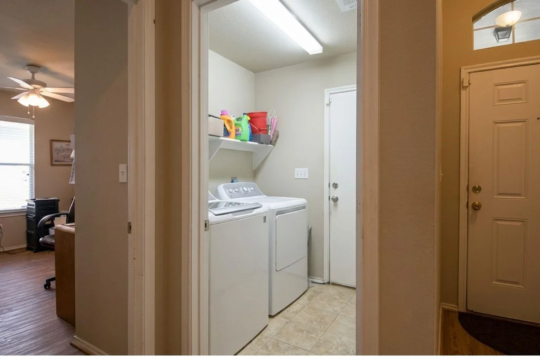 Photo of 957 Oak Terrace Drive