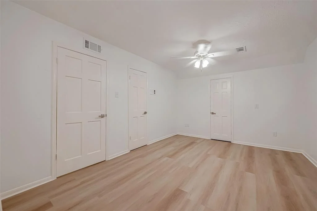 Photo of 5902 Templegate Drive