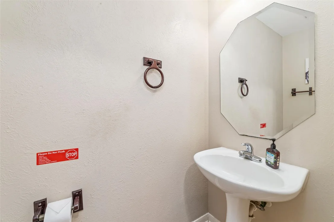 Photo of 2118 Nashua Dr
