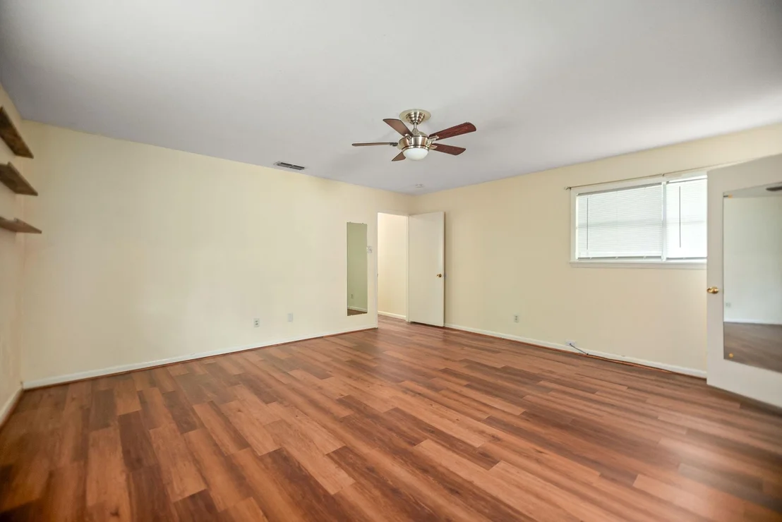 Photo of 1106 Brookhollow Drive