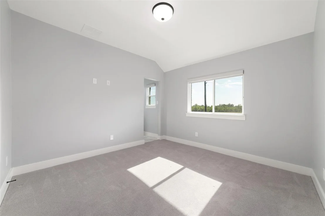Photo of 13702 Martingale Pointe Drive