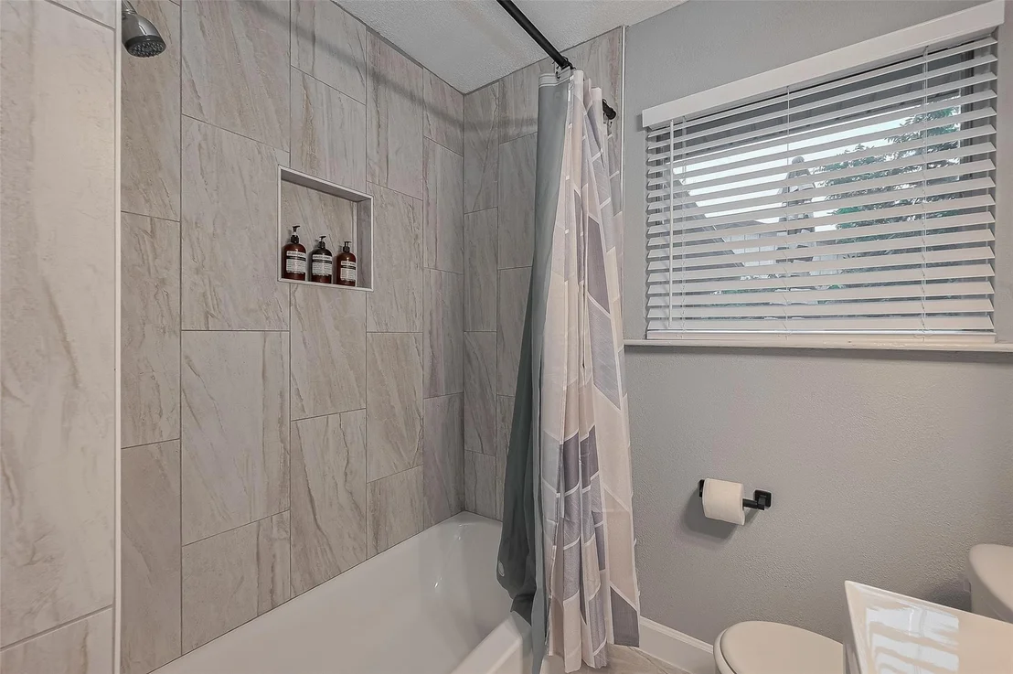 Photo of 2218 Silverbonnet Street