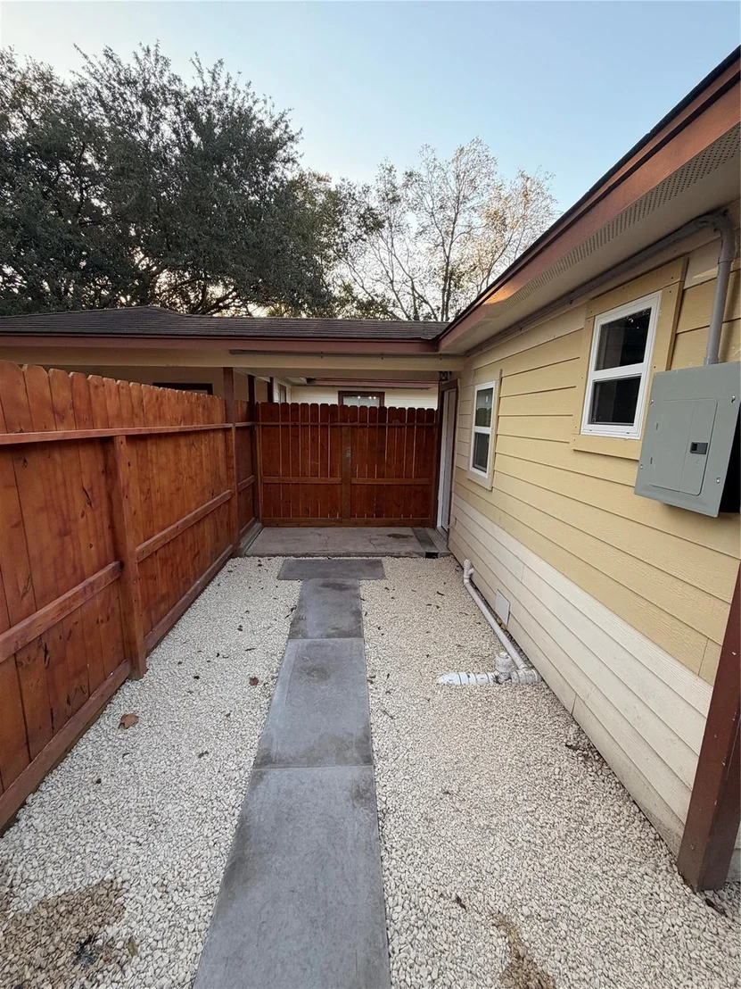 Photo of 2611 Center Street