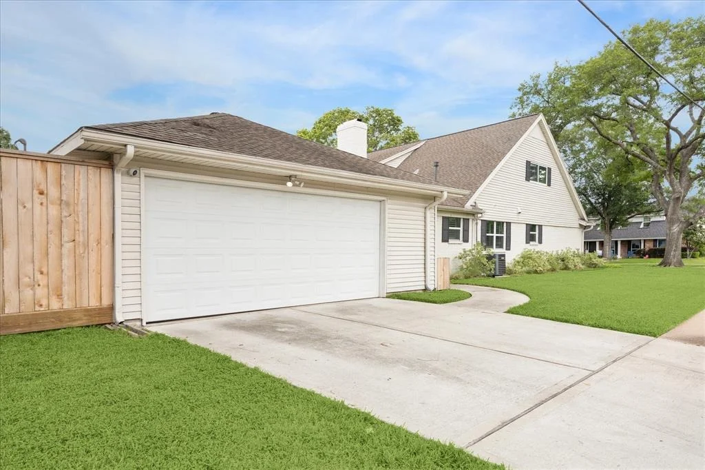 Photo of 7603 Meadowvale Drive
